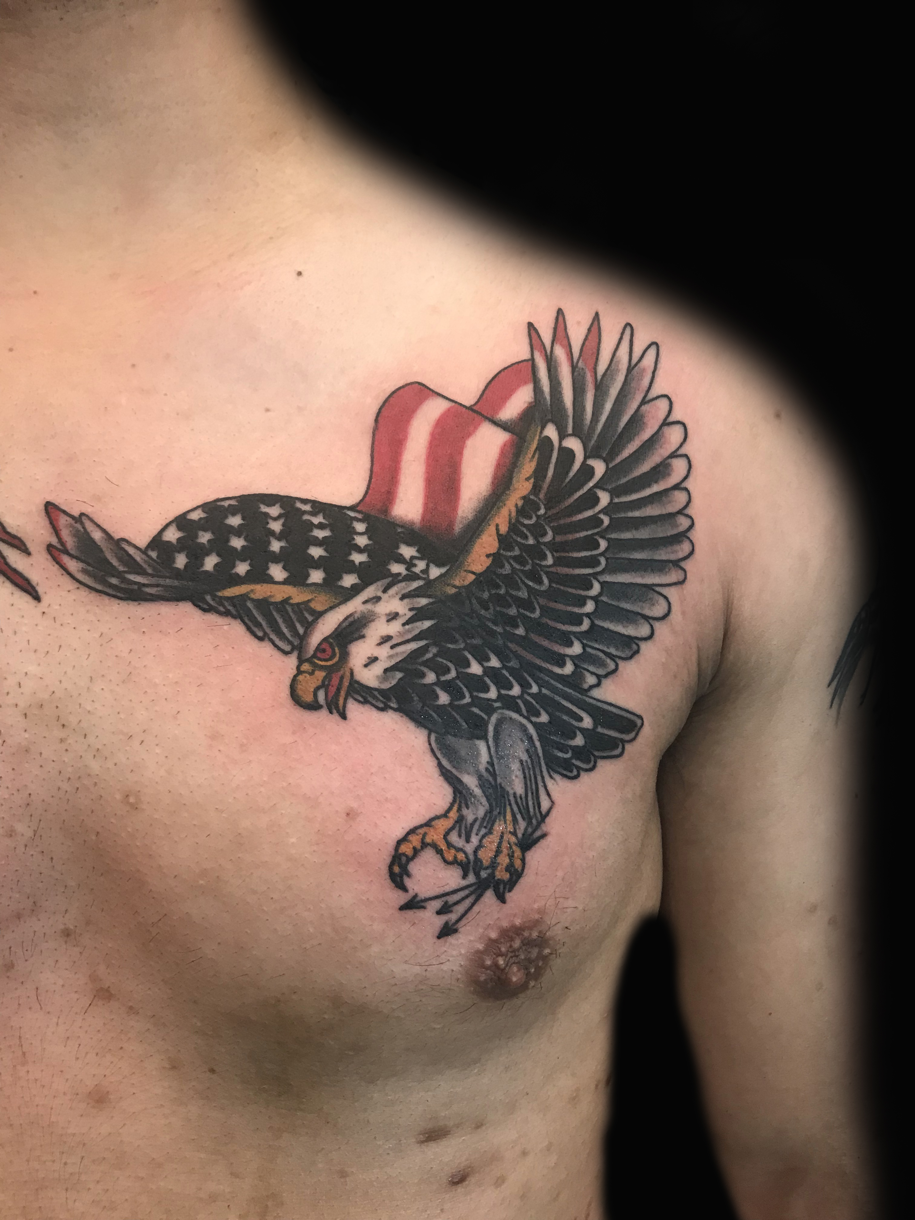 Ivan-Herrera-Tattoo-Berlin-Traditional-Classic-Eagle- American-Flag